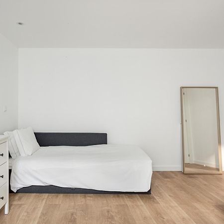 Joivy Minimalistic Apt W Patio In Principe Real Lisboa Exterior foto